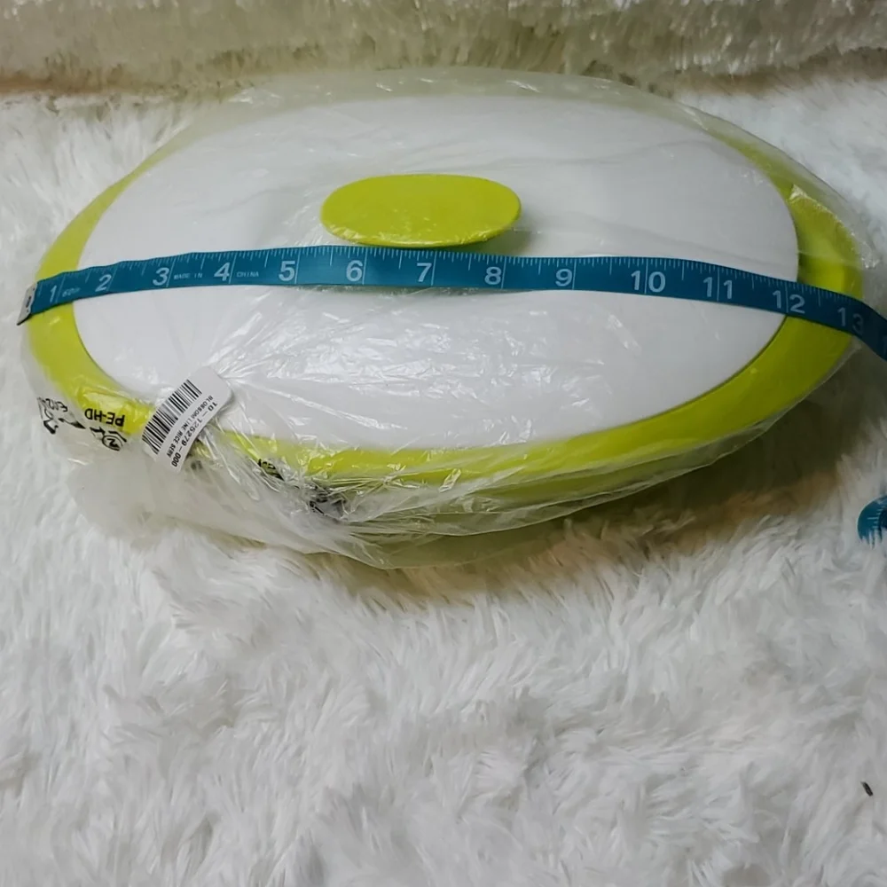New Tupperware Blossom Serving Dish with spoon